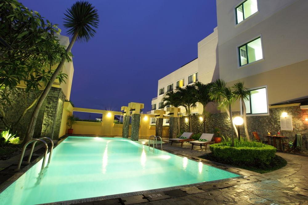 Ibis Malioboro Hotel Jogjacarta Exterior foto