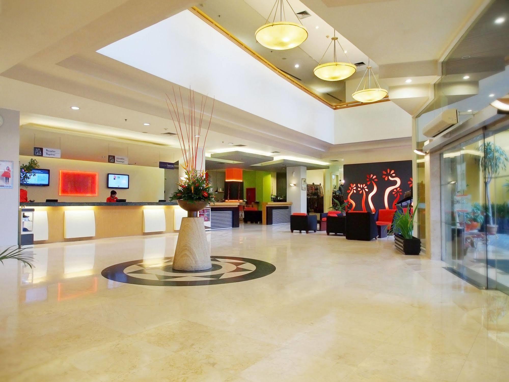 Ibis Malioboro Hotel Jogjacarta Exterior foto
